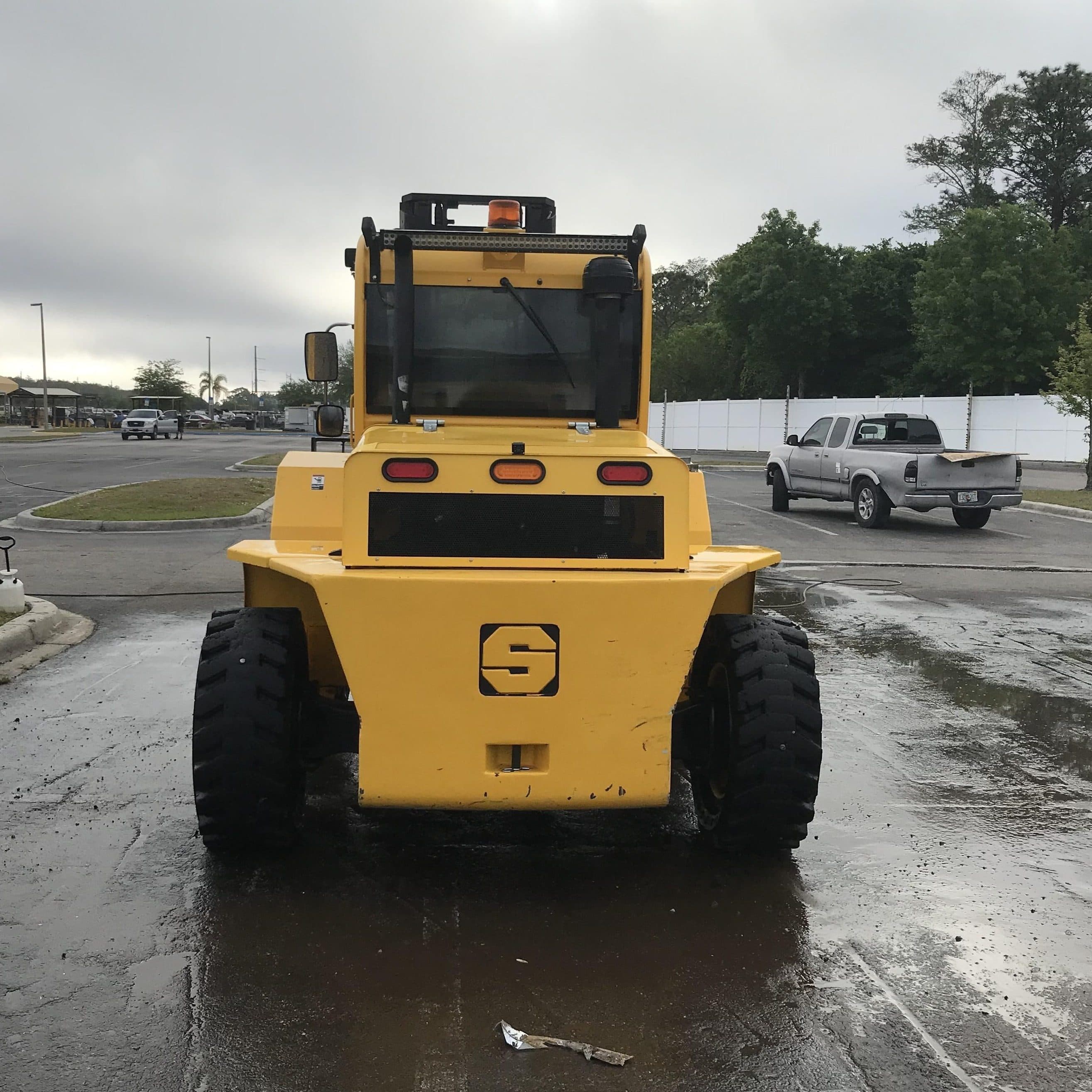 Heavy Equipment Cleaning 