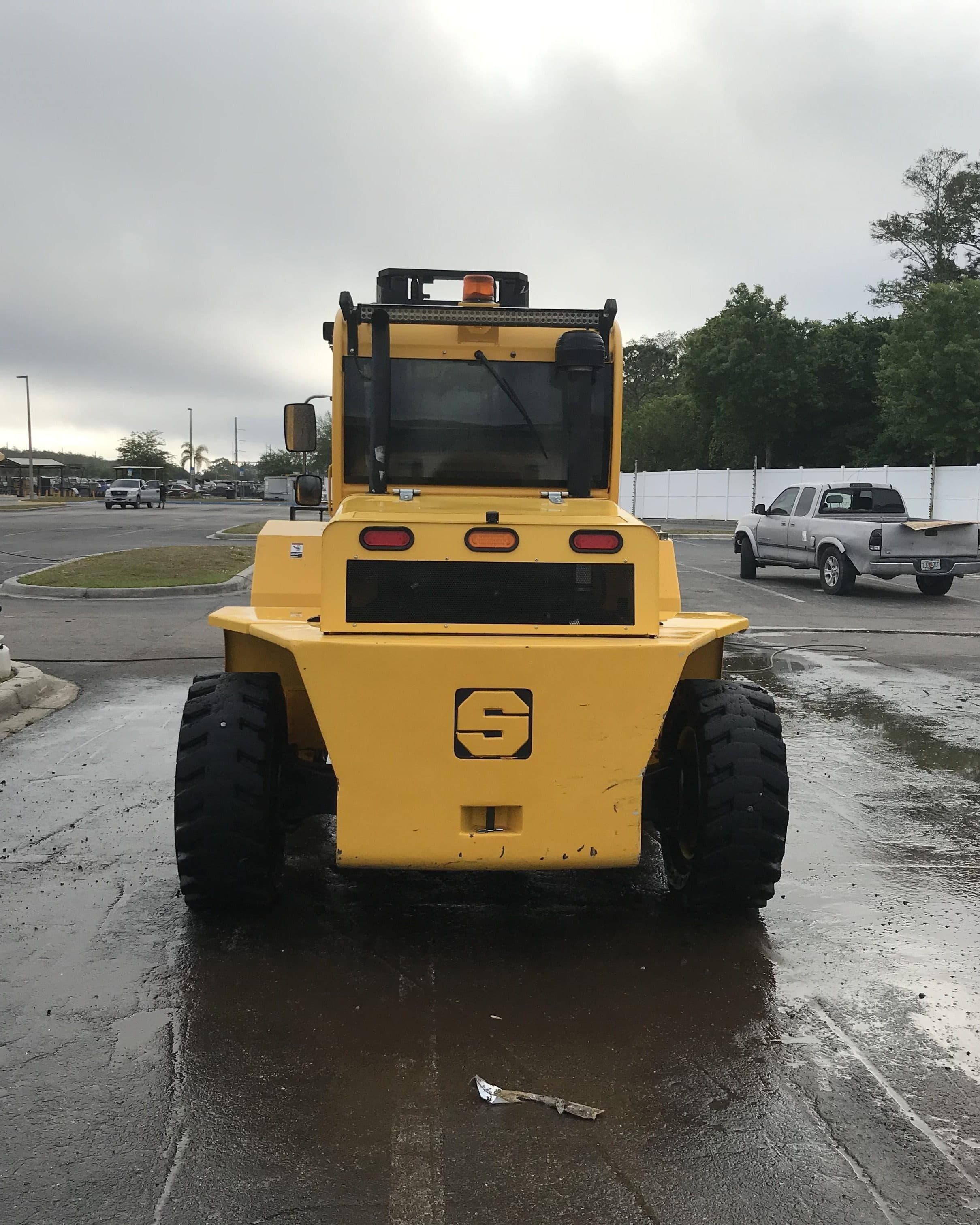 Heavy Equipment Cleaning 